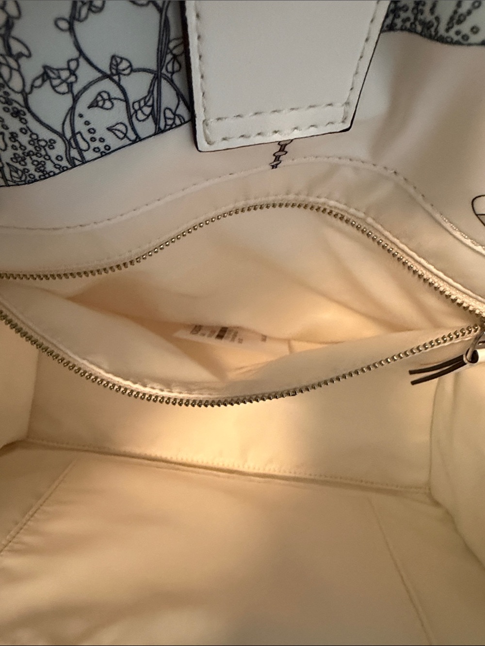 Tory Burch Pool Swan 🦢 Printed Ella Tote with Embossed Logo - Picture 12 of 13